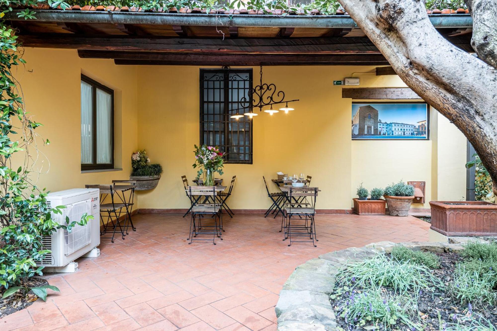Cortile Santa Monaca Apartment Florence Exterior photo
